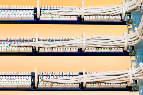 Cablejat estructurat patch panel rack 04.png